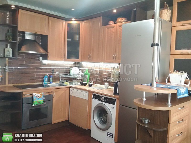Rent out 3-room apartment. Киев,  Святошинская пл — photo 2