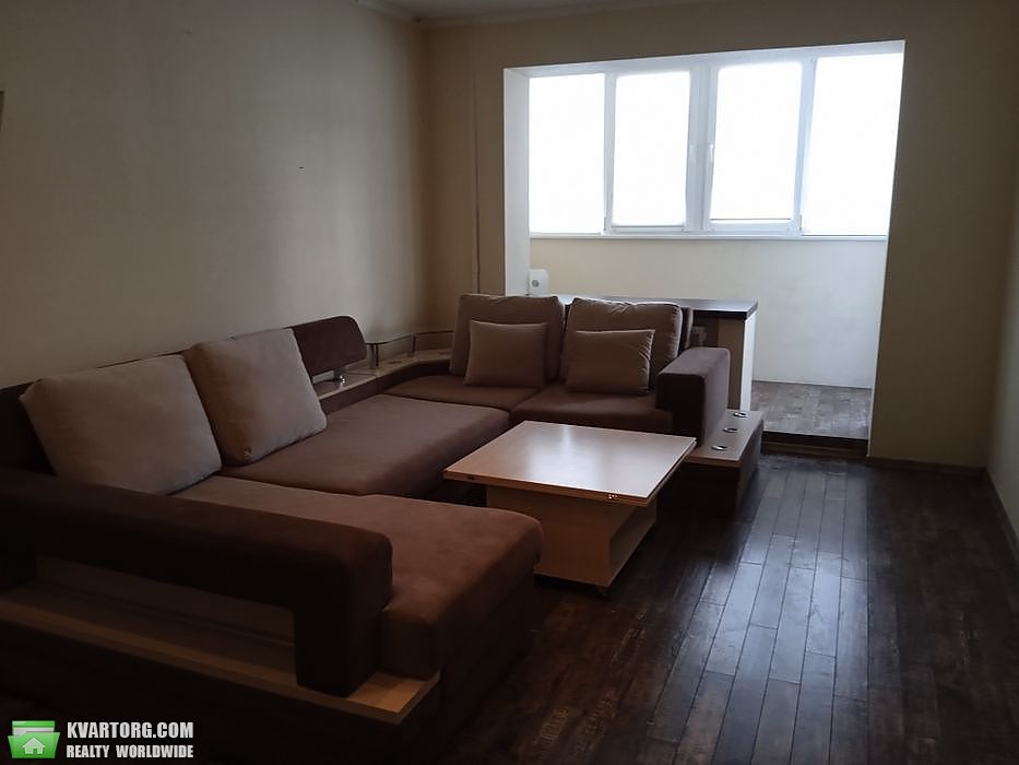 Sell 2-room apartment. Киев,  Соломенская — photo 1