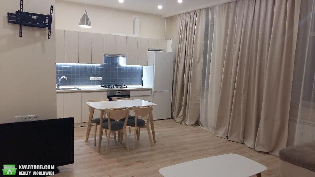 Rent out 2-room apartment. Киев,  Верхний Вал — photo 1
