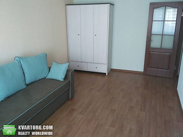 Rent out 2-room apartment. Киев, Русово — photo 5