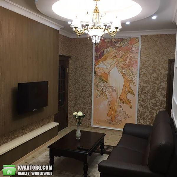 Rent out 3-room apartment. Киев,  Барбюса — photo 1