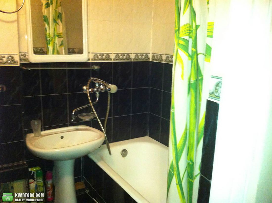 Rent out 1-room apartment. Киев, Гмыри — photo 2