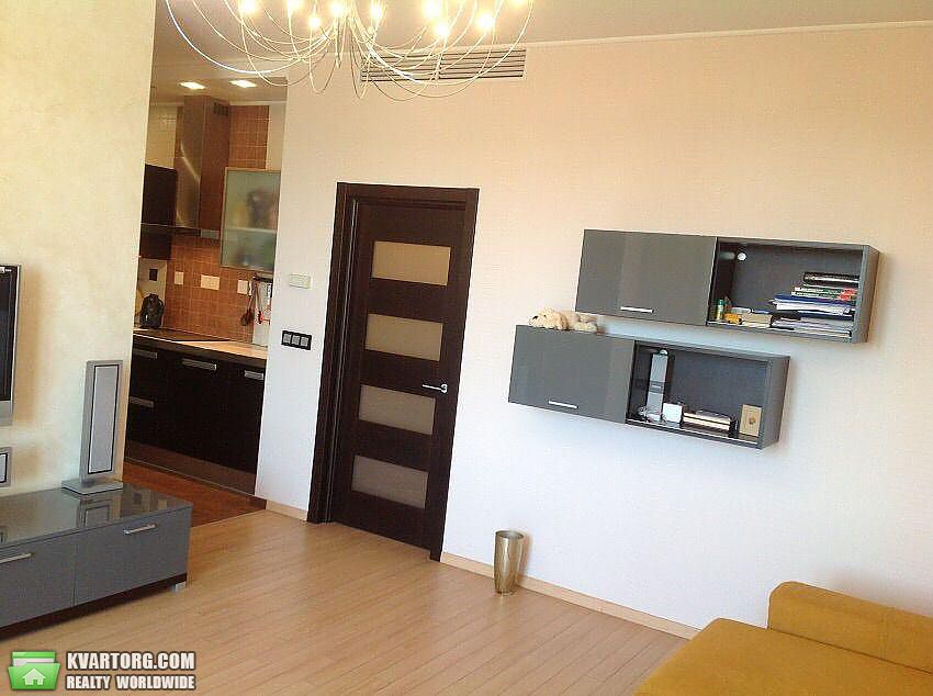 Rent out 2-room apartment. Киев,  Жилянская — photo 2