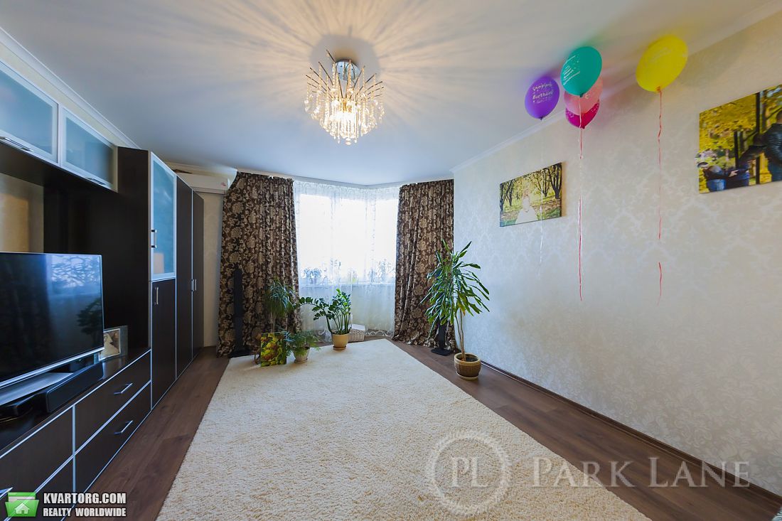 Sell 1-room apartment. Киев,  Урловская — photo 1