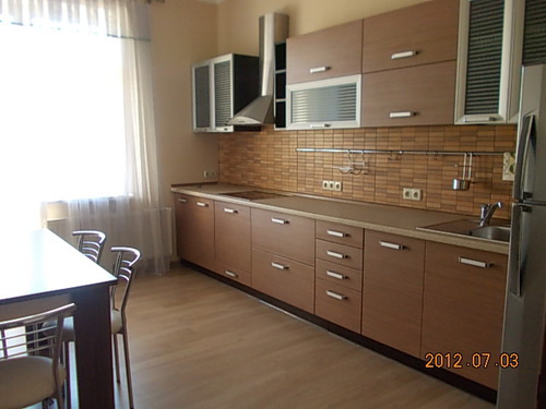 Rent out 2-room apartment. Киев,  Соломенская — photo 2
