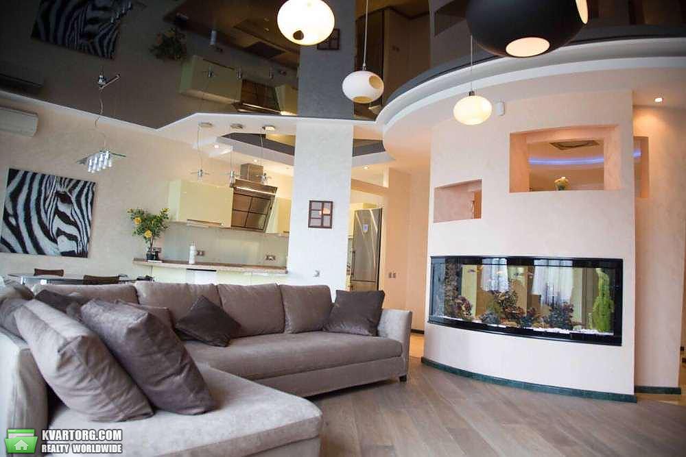 Rent out 3-room apartment. Киев,  Жилянская — photo 2