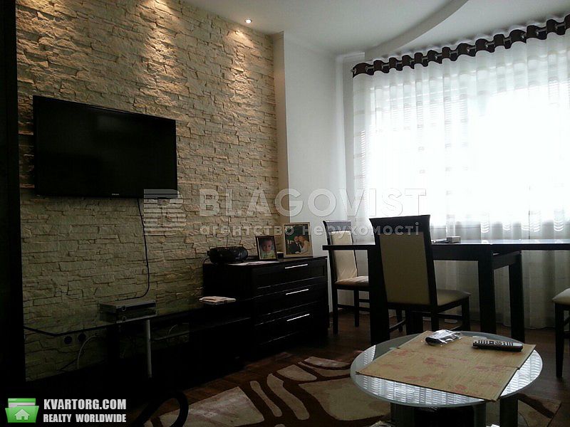 Rent out 2-room apartment. Киев,  Верховного Совета бул — photo 4