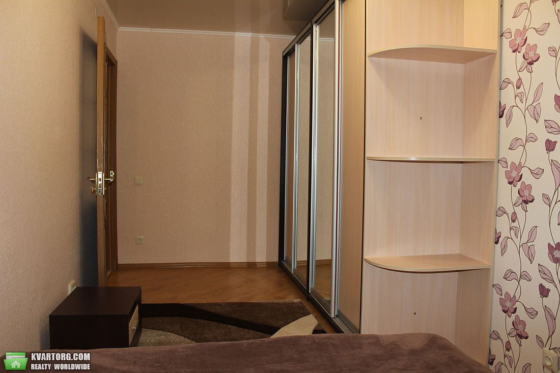 Rent out 2-room apartment. Киев,  Добрый путь — photo 1