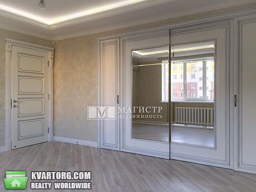 Sell 4-room apartment. Днепропетровск, Мандрыковская — photo 1