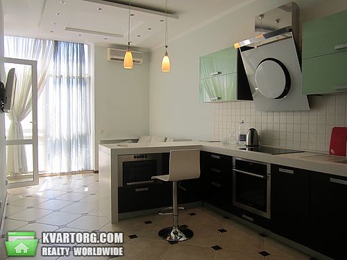 Rent out 2-room apartment. Киев,  Щорса — photo 1