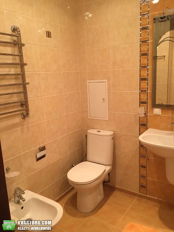 Rent out 3-room apartment. Киев,  Амосова — photo 10