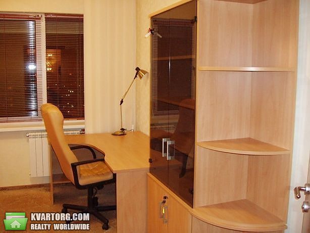 Rent out 3-room apartment. Киев,  Героев Днепра — photo 9