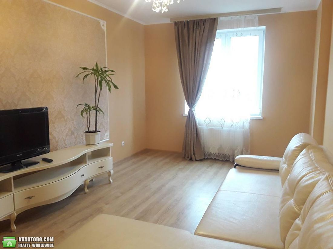 Rent out 2-room apartment. Киев,  Полтавская — photo 2