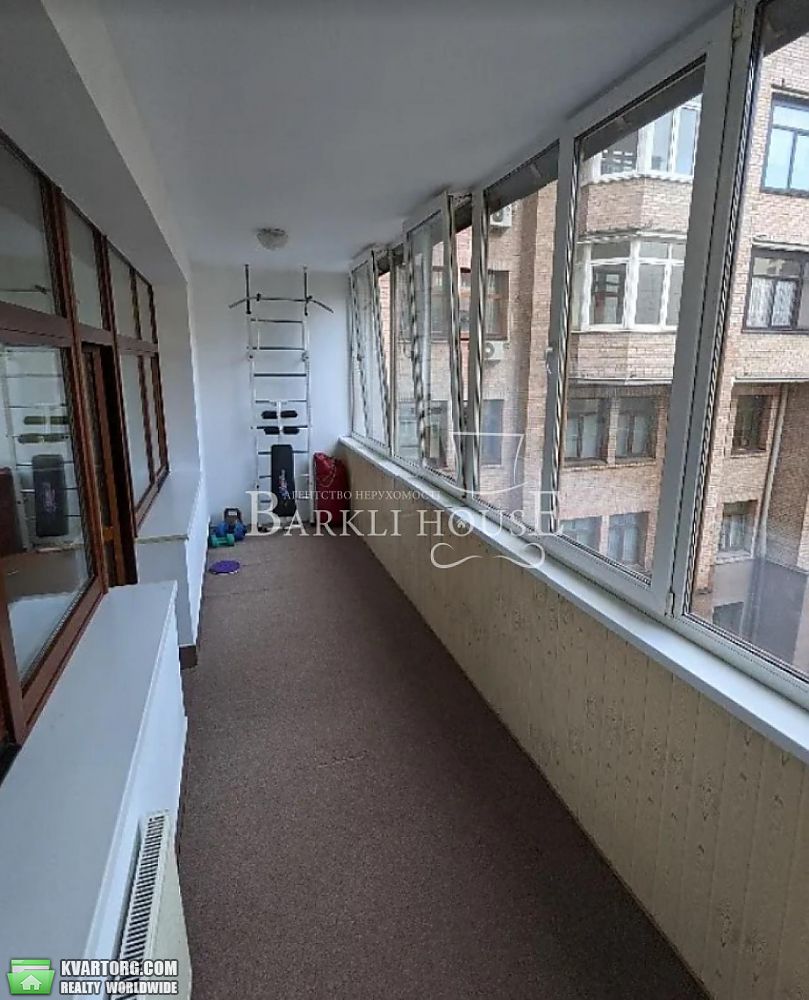 Rent out 3-room apartment. Киев,  Павловская — photo 8