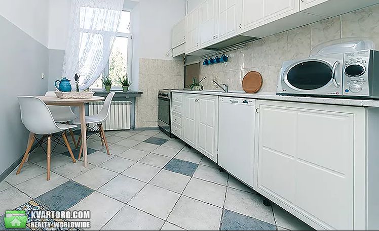 Rent out 3-room apartment. Киев,  Лютеранская — photo 1