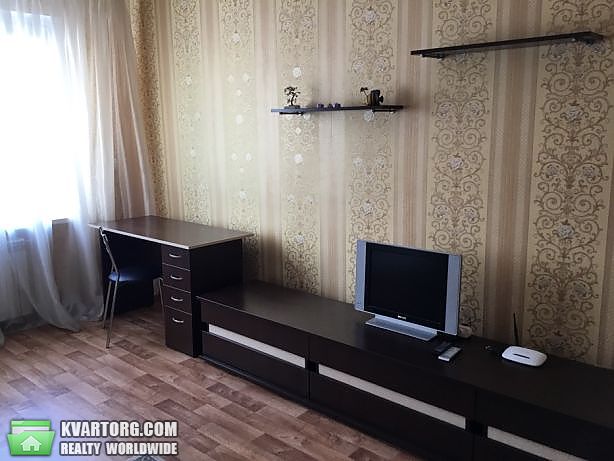 Rent out 2-room apartment. Киев,  Трутенко — photo 3
