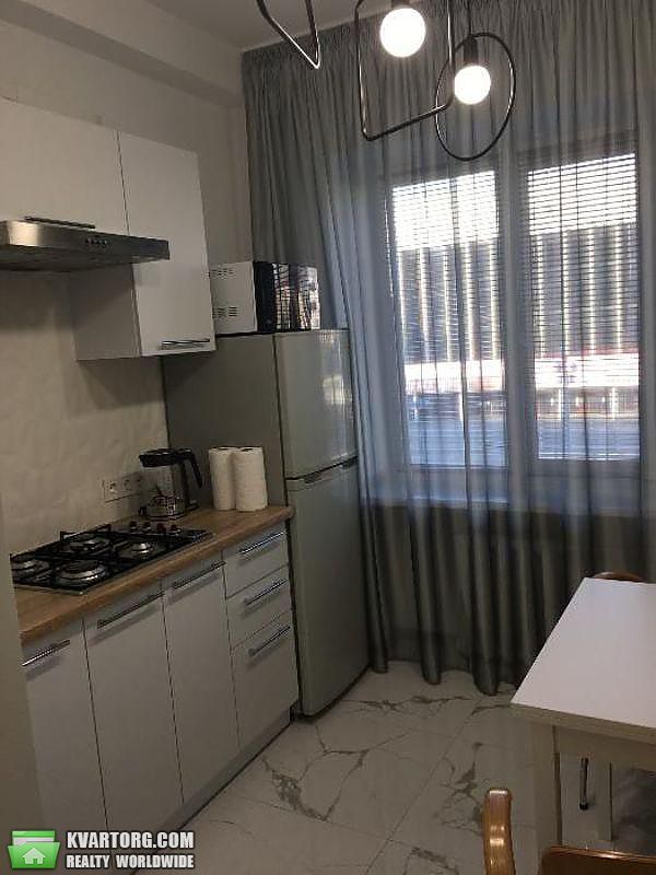 Rent out 2-room apartment. Киев,  Большая Васильковская — photo 5