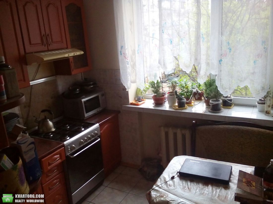Sell 3-room apartment. Киев,  Багговутовская — photo 2