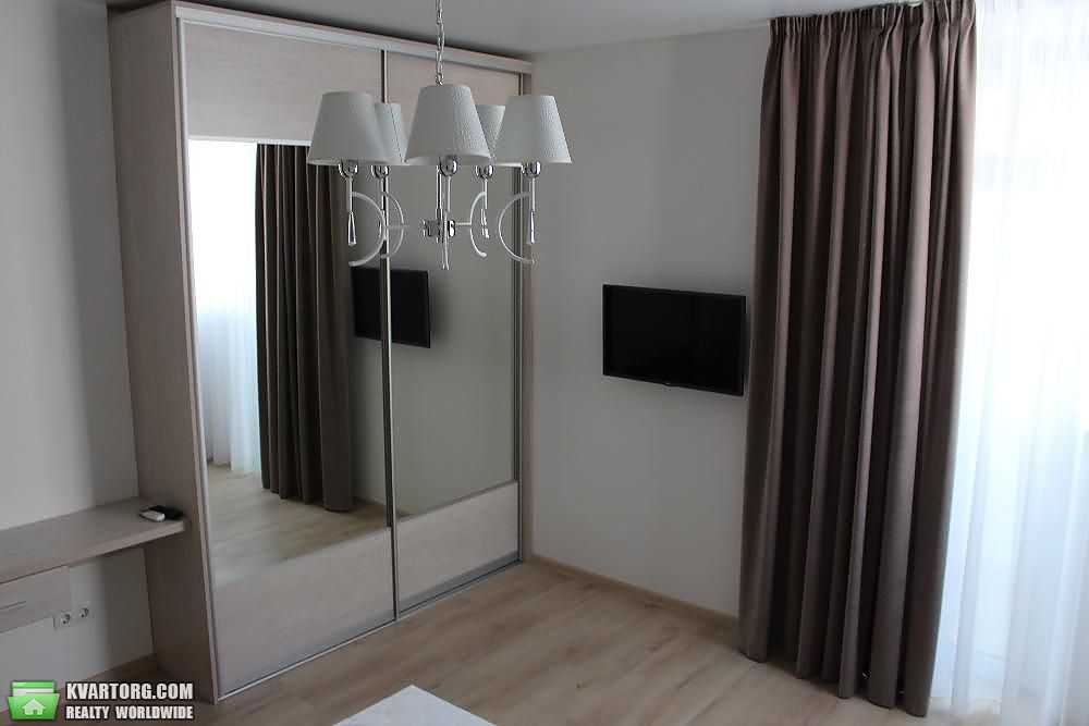 Rent out 2-room apartment. Киев,  Драгоманова — photo 4