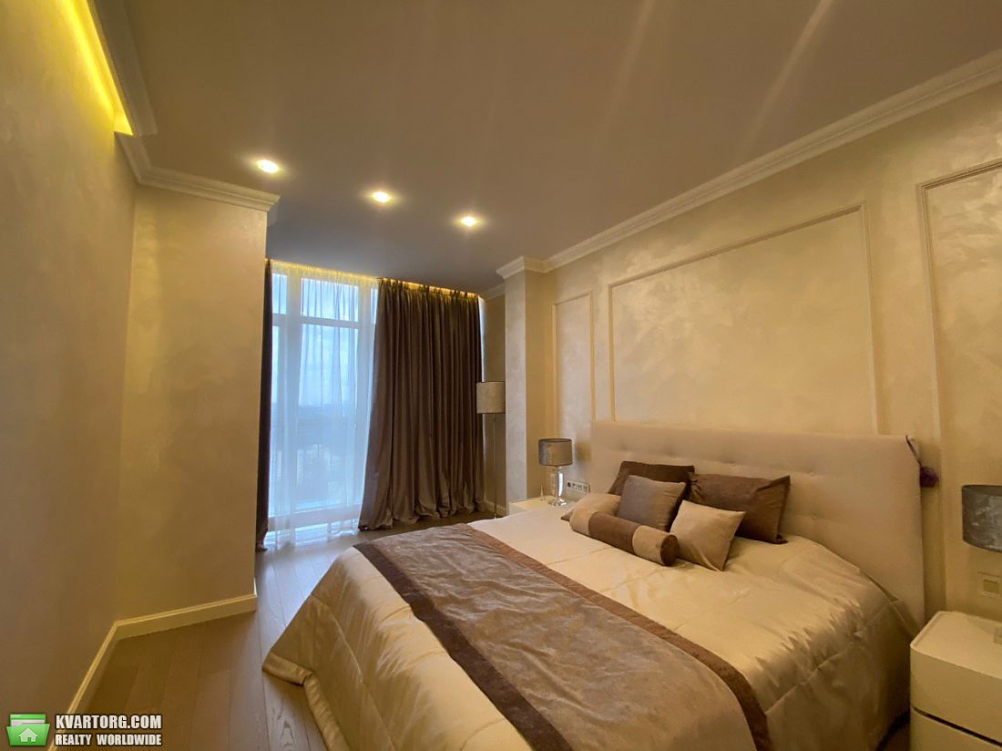 Buy 2-room apartment. Киев, Драгомирова ул. — photo 8