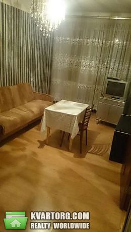 Rent out 2-room apartment. Киев,  Воссоединения пр — photo 4