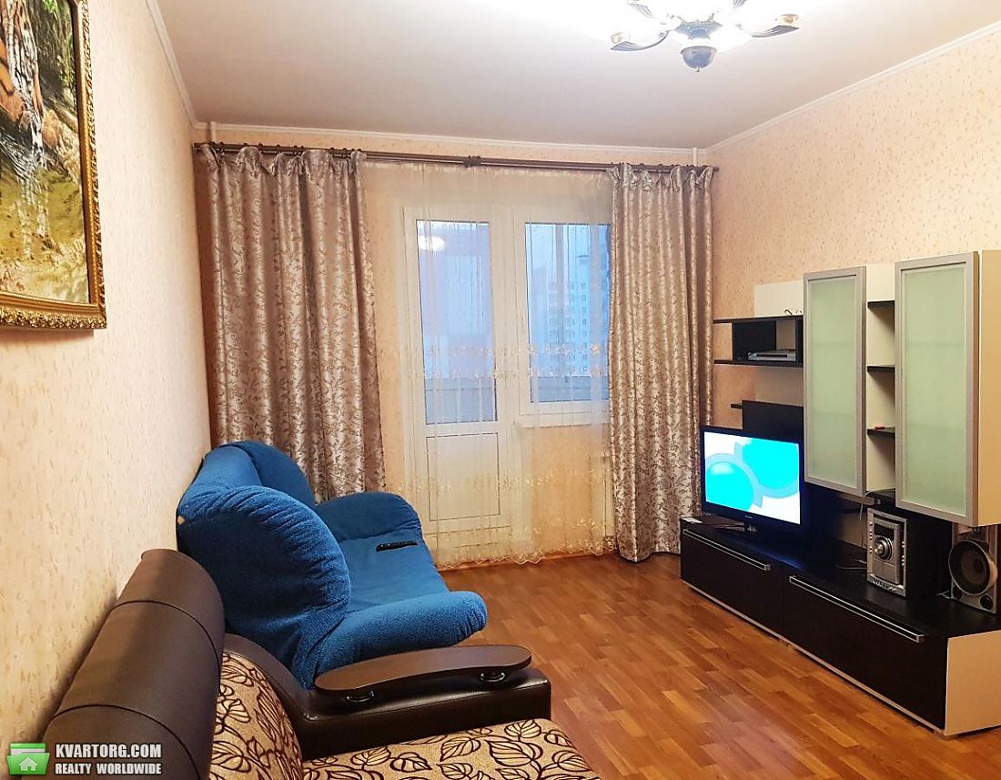 Rent out 1-room apartment. Ровно, Семидубская — photo 1