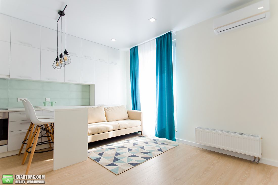 Rent out 1-room apartment. Киев,  Московский пр — photo 2