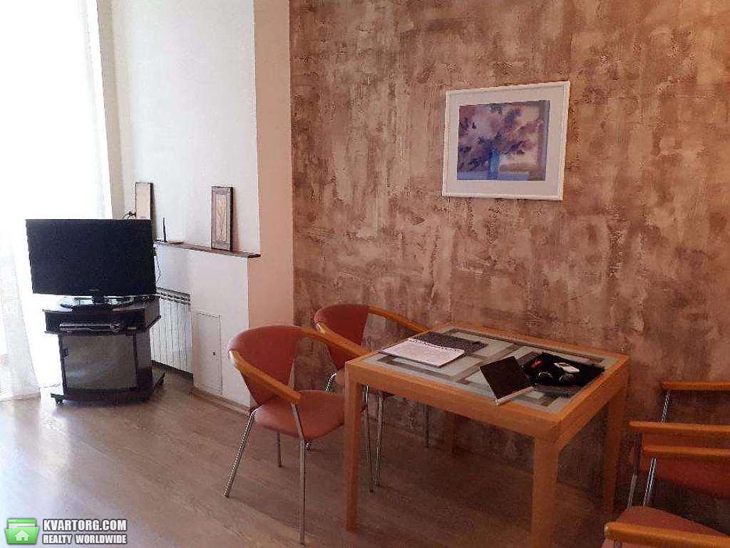 Rent out 2-room apartment. Киев,  Тарасовская — photo 4