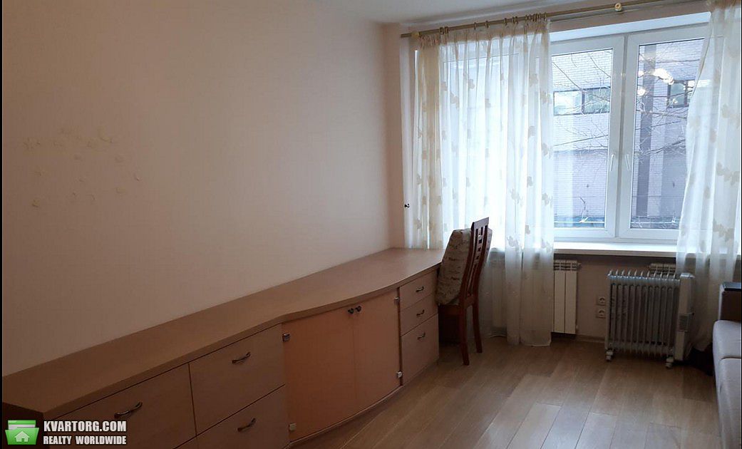 Rent out 3-room apartment. Киев,  Тургеневская — photo 6