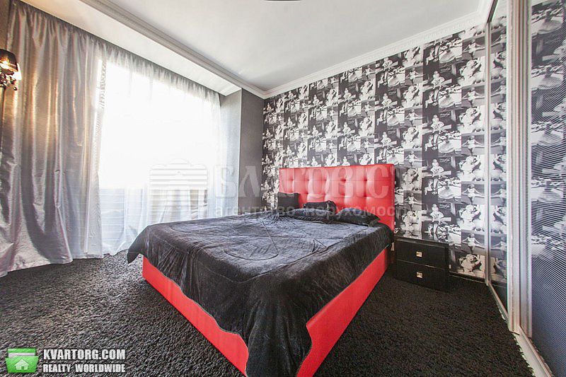 Rent out 2-room apartment. Киев,  Щорса — photo 4