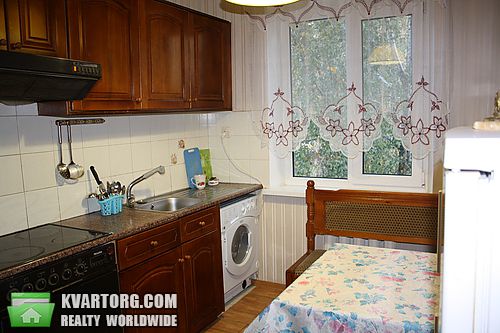 Sell 3-room apartment. Киев,  Дегтяревская — photo 3