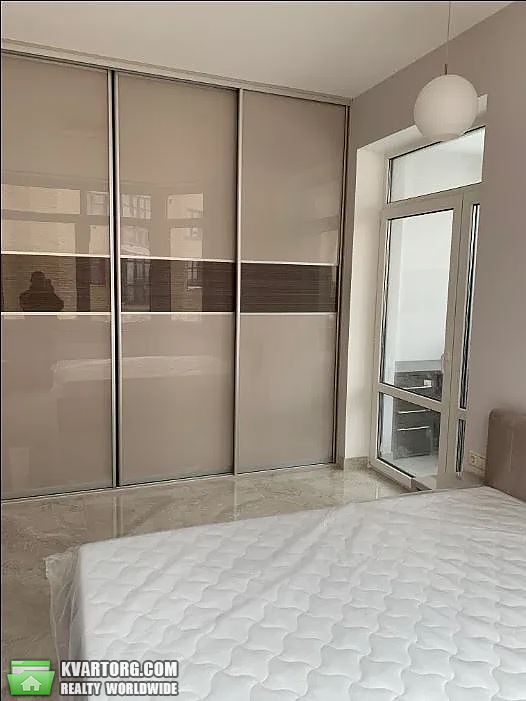 Rent out 1-room apartment. Киев, Евгения Коновальца — photo 6