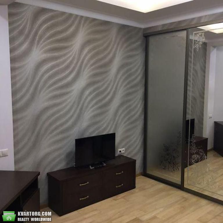 Rent out 3-room apartment. Киев,  Барбюса — photo 8