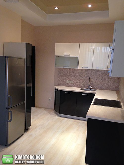 Rent out 3-room apartment. Киев,  Лабораторный пер — photo 10