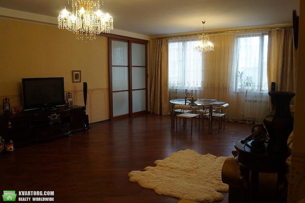 Rent out 4-room apartment. Киев,  Павловская — photo 1