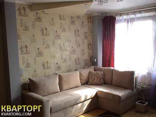Rent out 2-room apartment. Киев,  Святошинская пл — photo 1