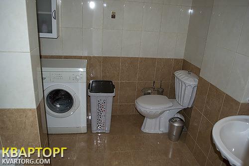 Rent out 2-room apartment. Киев, Жилянская — photo 4