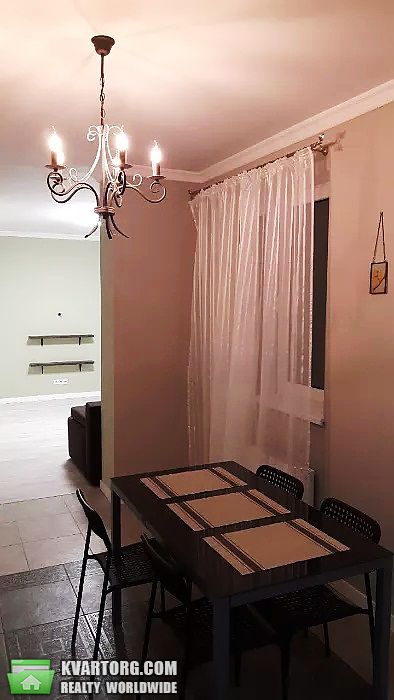 Rent out 2-room apartment. Киев,  Воссоединения пр — photo 2