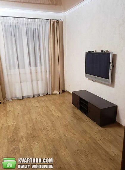 Rent out 3-room apartment. Киев,  Франко — photo 3