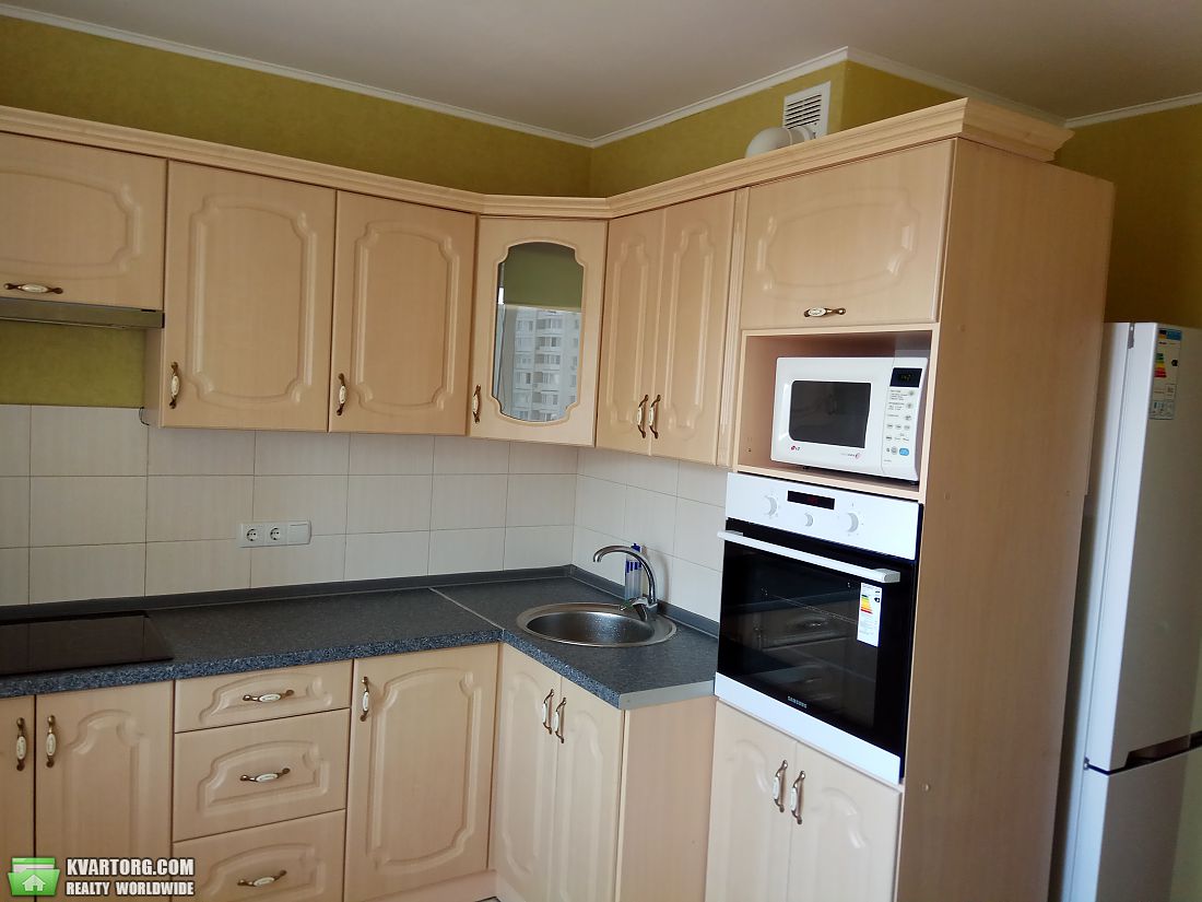 Rent out 2-room apartment. Киев,  Лебедева Николая — photo 1
