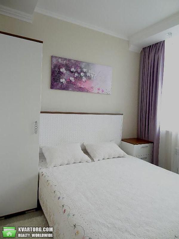 Rent out 2-room apartment. Киев,  Бажана — photo 9