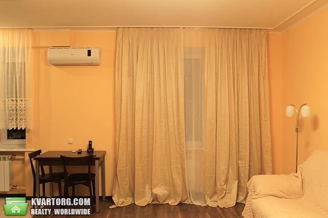 Rent out 1-room apartment. Киев,  Леси Украинки бул — photo 4