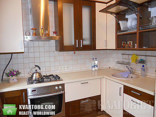 Sell 2-room apartment. Киев,  Щорса — photo 1