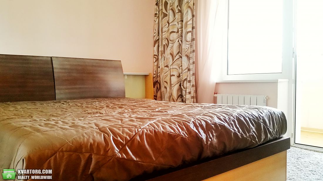 Rent out 2-room apartment. Киев,  Руденко — photo 4