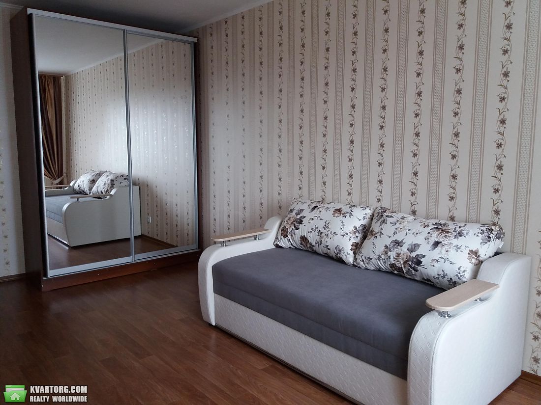Rent out 1-room apartment. Киев, русовой софии — photo 1