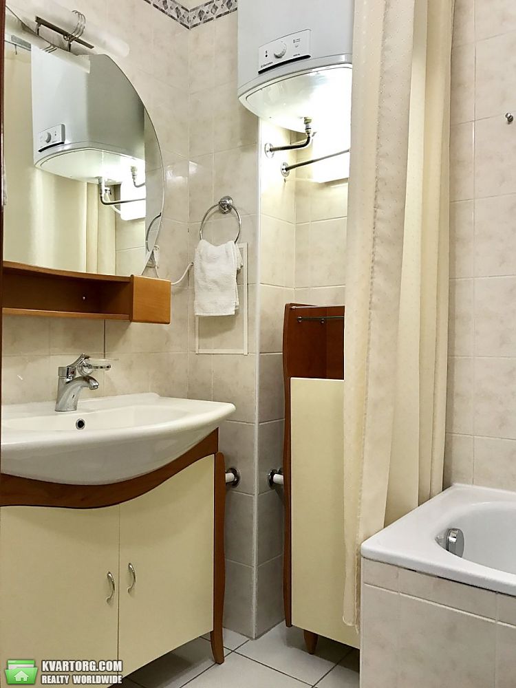 Rent out 3-room apartment. Киев, Леси Украинки бульв. — photo 9
