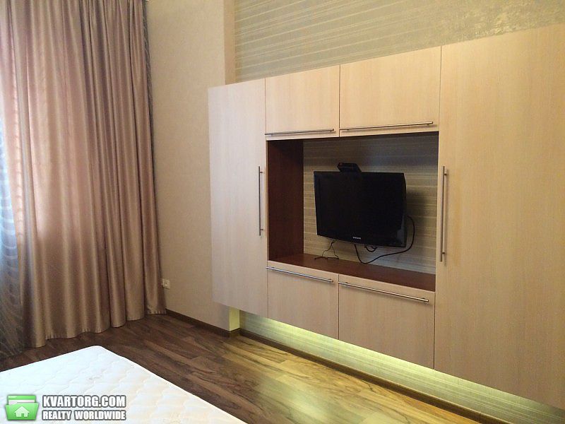 Rent out 2-room apartment. Киев,  Днепровская наб — photo 5