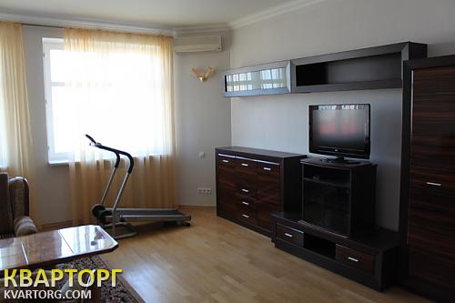 Rent out 2-room apartment. Киев,  Щорса — photo 3