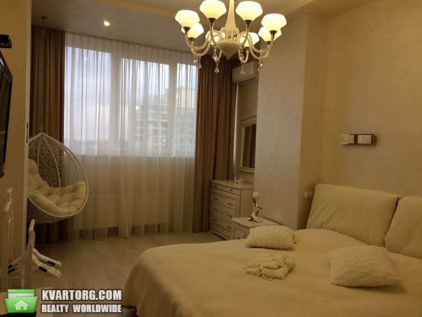 Rent out 2-room apartment. Киев,  Драгомирова — photo 2