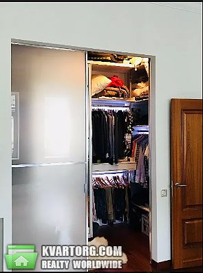 Rent out 2-room apartment. Киев,  Жилянская — photo 1